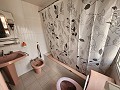 3 Bedroom, 2 bathroom urban house for modernising in Barinas in Pinoso Villas