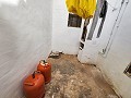3 Bedroom, 2 bathroom urban house for modernising in Barinas in Pinoso Villas