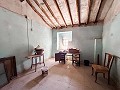 Ruim landhuis met 8 te renoveren kamers in Yecla in Pinoso Villas