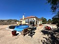 Schönes Landhaus mit Whirlpool in Agost in Pinoso Villas