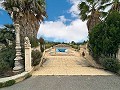 Belle villa avec piscine et 5 chambres à Sax in Pinoso Villas