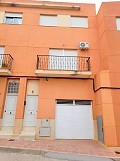 Stadthaus mit 3 Schlafzimmern und 2 Bädern, Gemeinschaftspool und Garage in Pinoso Villas