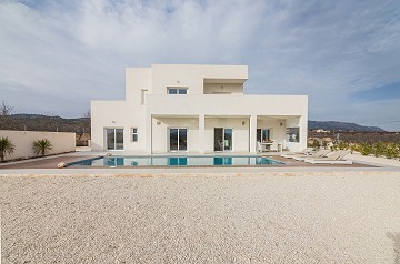 Nieuwbouw Villa met Zwembad