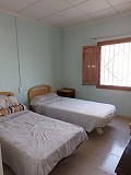 Teilweise renoviertes Landhaus mit 4 Schlafzimmern und 1 Bad in Pinoso Villas